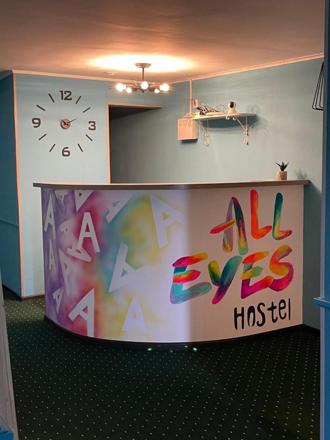 All Eyes Hostel คาเมียเนตส์-โปดิลสกี ภายนอก รูปภาพ